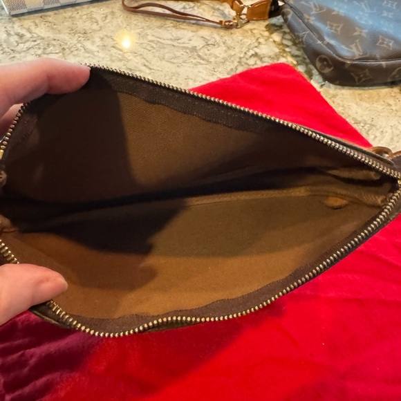 Louis Vuitton vintage Pochette Accessoire Monogram Green Graffiti Clutch - Picture 6 of 8